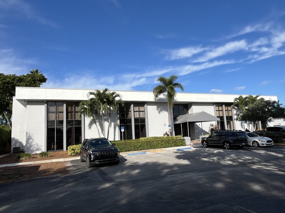 15127 Jog Rd, Delray Beach, FL 33446