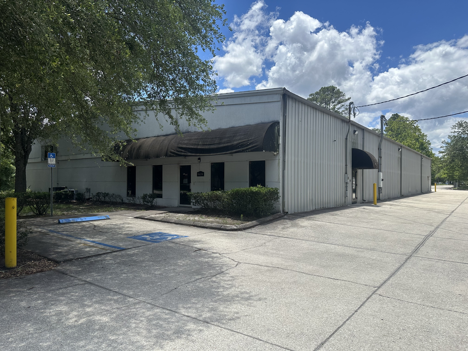 9624 Sunbeam Center Dr, Jacksonville, FL 32257