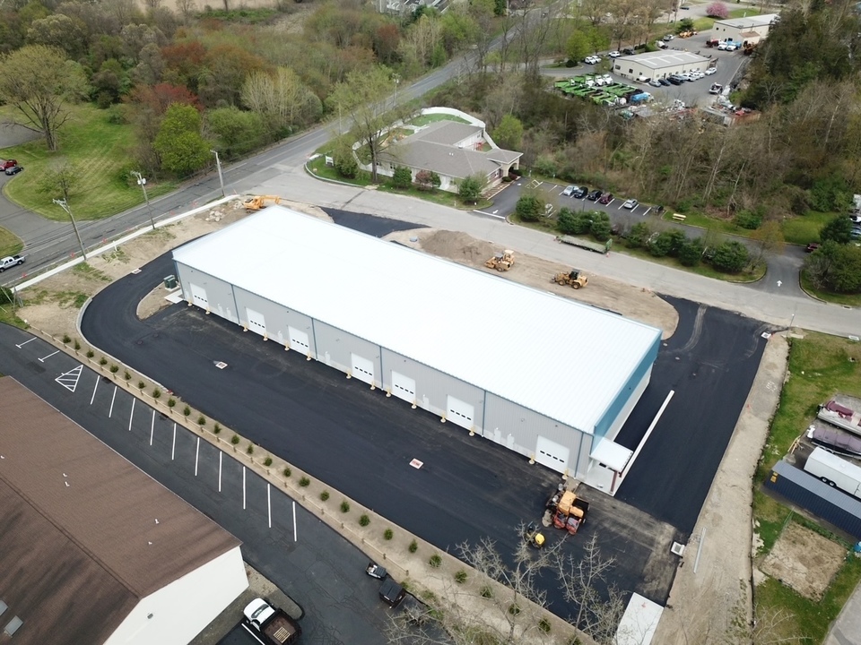 2 Production Dr, Brookfield, CT 06804