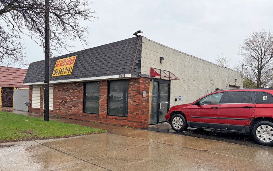 23836 Hoover Rd, Warren, MI 48089
