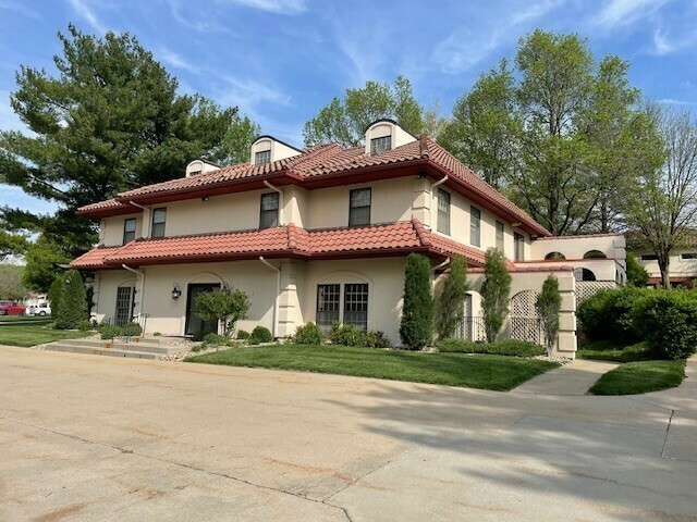1007 East Street Maartens Drive, Saint Joseph, MO, 64506