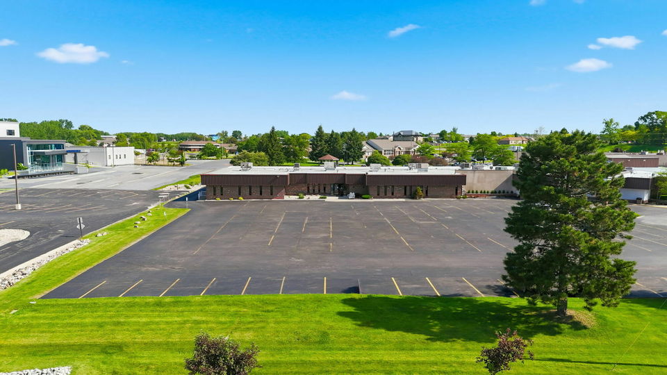 2235 Dubois Dr, Warsaw, IN 46580