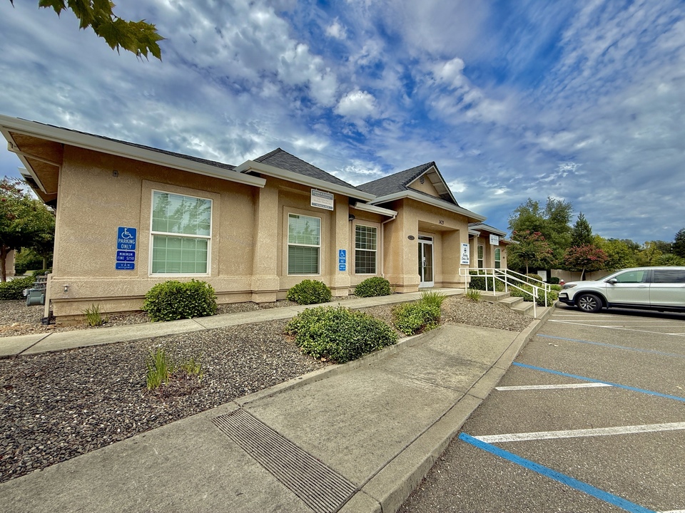 1425 Victor Ave, Redding, CA 96003