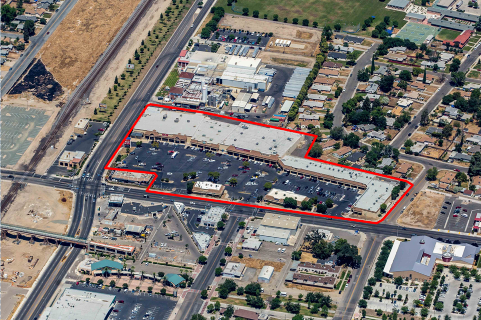 190 E Cross Ave, Tulare, CA 93274