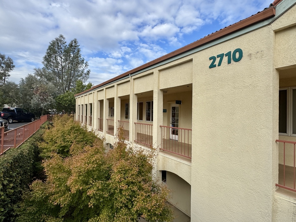 2710 Eureka Way, Redding, CA 96001