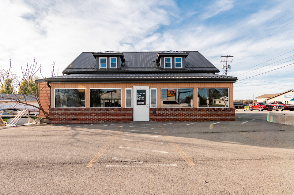 500 N Pike Rd, Sarver, PA 16055