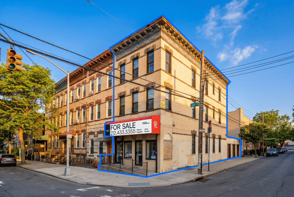 67-02 60Th St, Ridgewood, NY 11385
