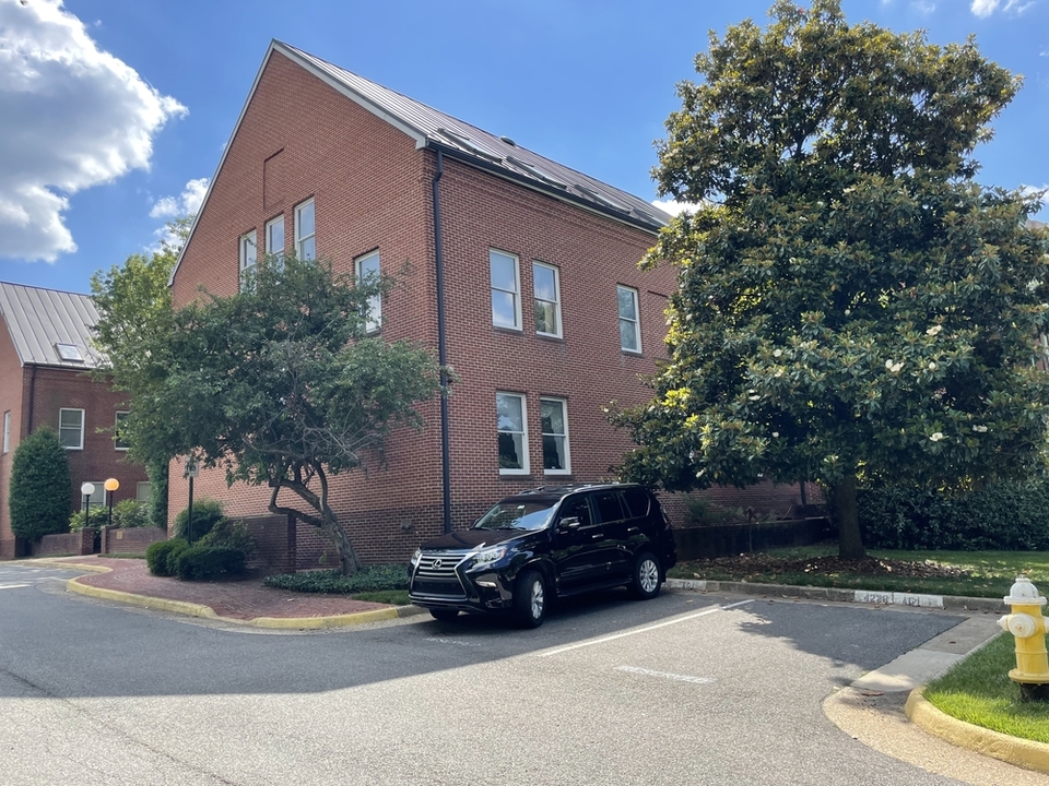 4232 King Street, Alexandria, VA, 22302