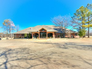 1220 S Santa Fe Ave, Edmond, OK, 73003