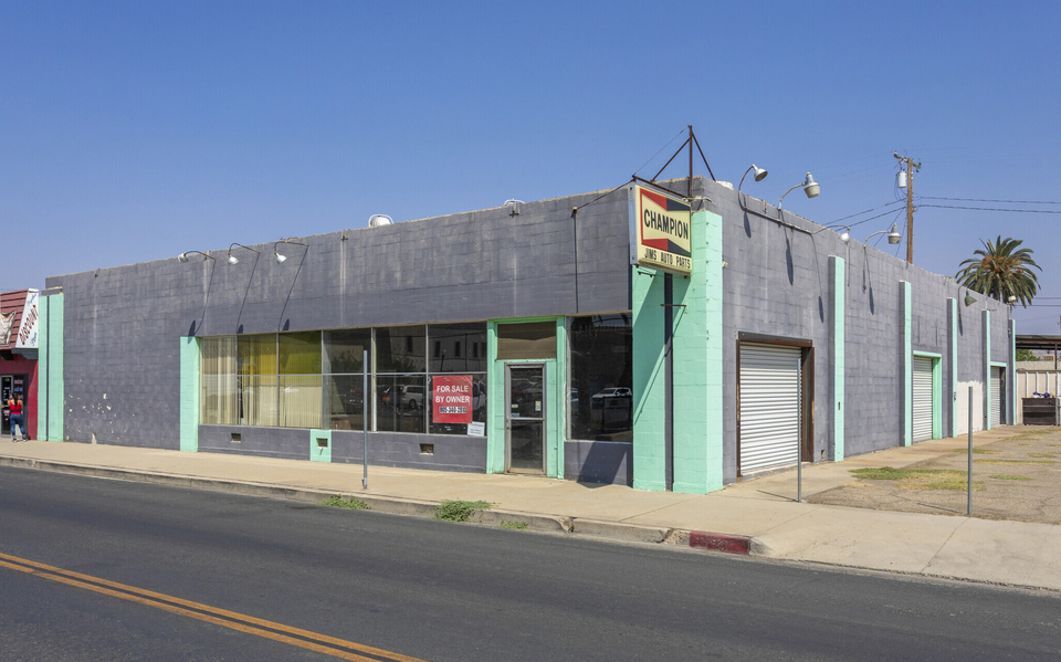 118 N 2Nd St, Porterville, CA 93257
