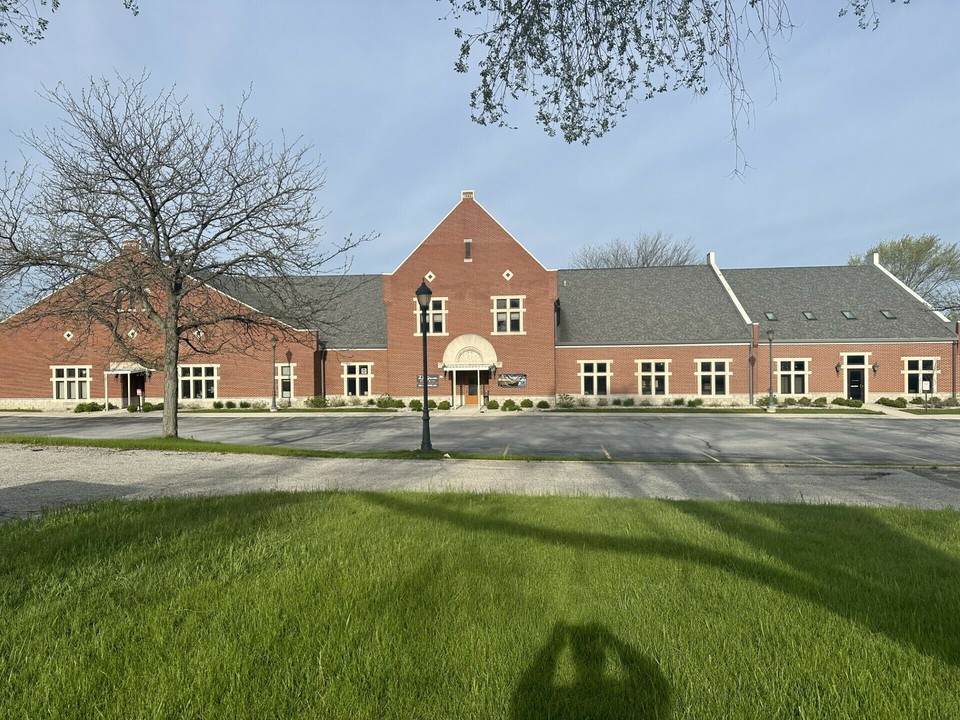 8528 Broadway, Merrillville, IN, 46410