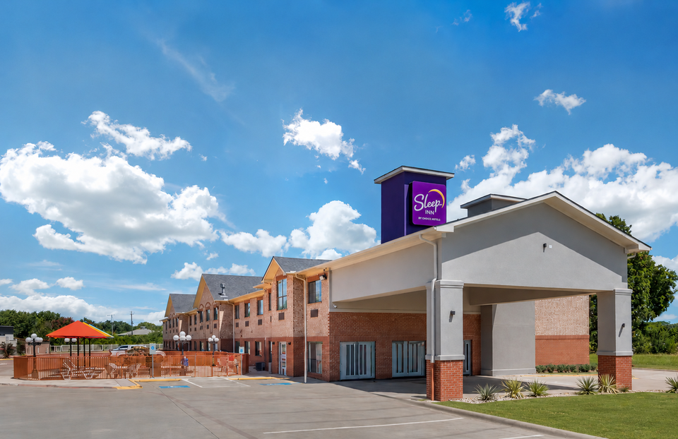 1439 North Highway 67, Cedar Hill, TX, 75104