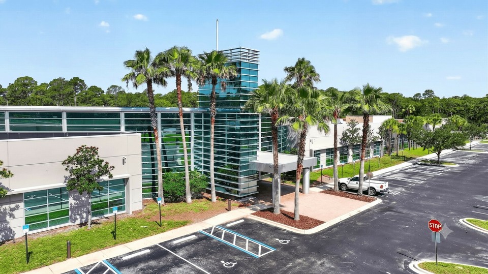 470 Destination Daytona Ln, Ormond Beach, FL 32174
