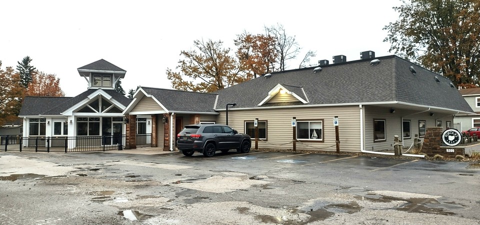 5205 Lake Rd West, Ashtabula, OH 44004