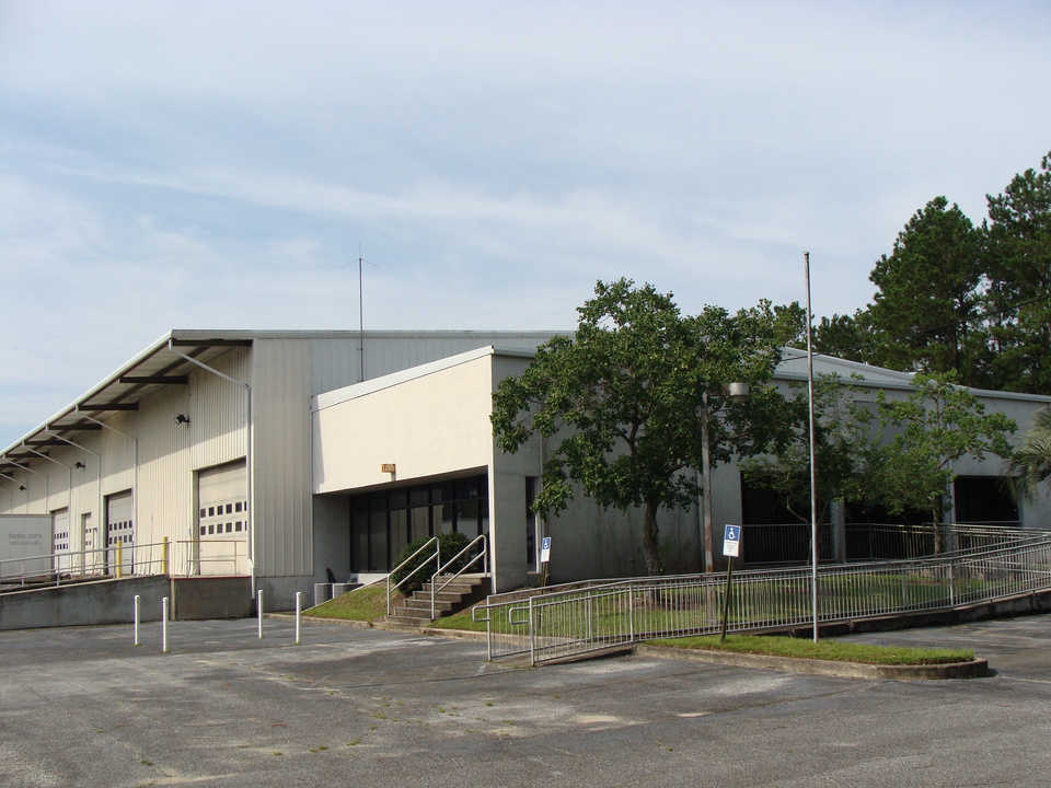 Warehouse Office Distribution Center 854 Capital Circle SW