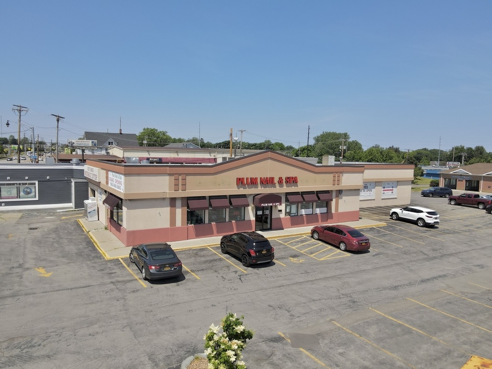 West Ridge Plaza Family Dollar + Skips Meat Market Anchor Tenant