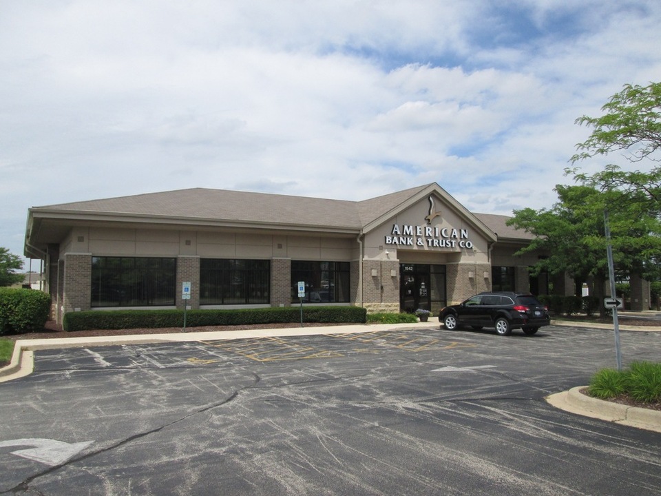 Freestanding Bank Building with Drive Thru 1542 S