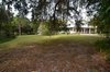 Thumb_outside_grounds_7