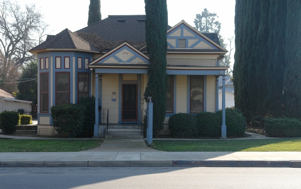 Freestanding Historic Office Building in Downtown Visalia 311 W