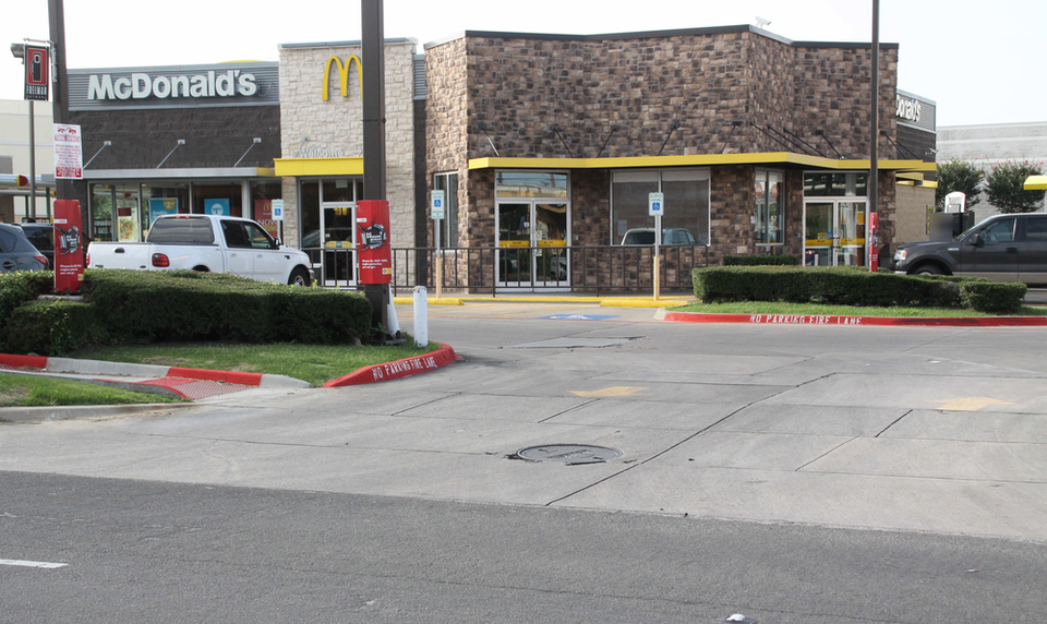 High Volume Shell Gas Station with McDonalds Tenant 8390 N. Stemmons