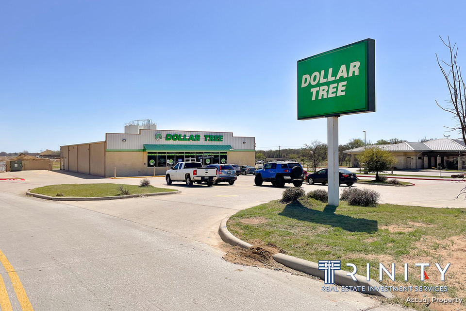 Dollar Tree Dallas/Fort Worth MSA Recent Lease Extension 915 US