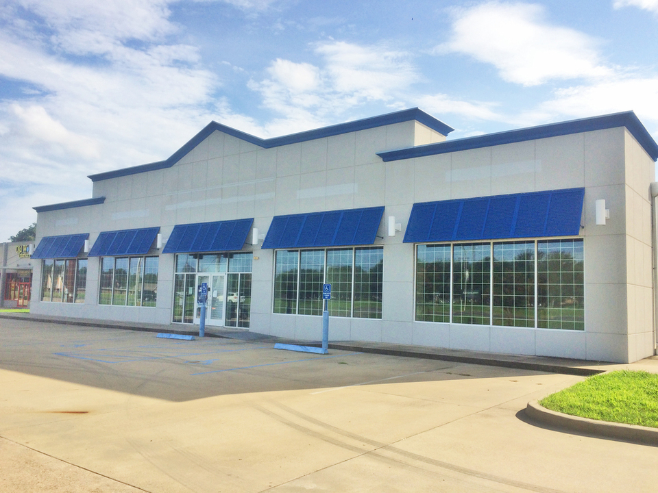 Youree Drive Office/Retail Building 8655 Millicent Way, Shreveport