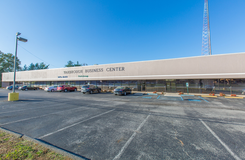 Office & WAREHOUSE Spaces Yarbrough Business Center 4071 S. Access