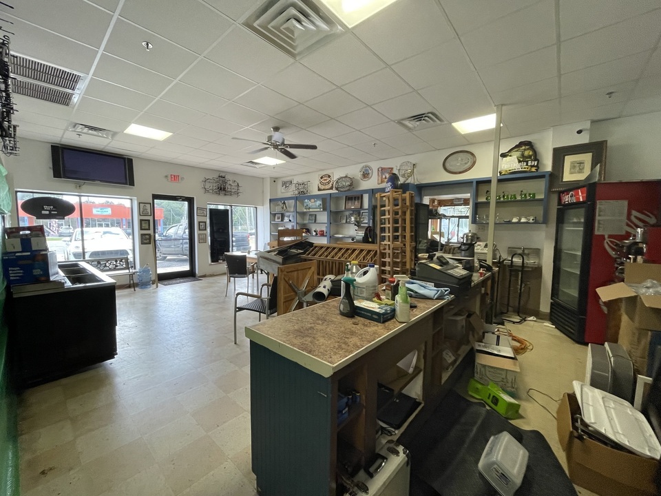 Lounge/Bar with DriveThru 1000 Gulf Beach Highway, Pensacola, FL, 32507