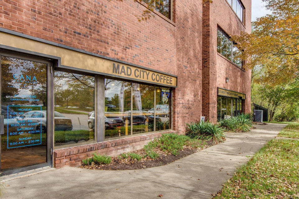 Columbia Lakefront Condo for SALE or LEASE 5550 Sterrett Place 103