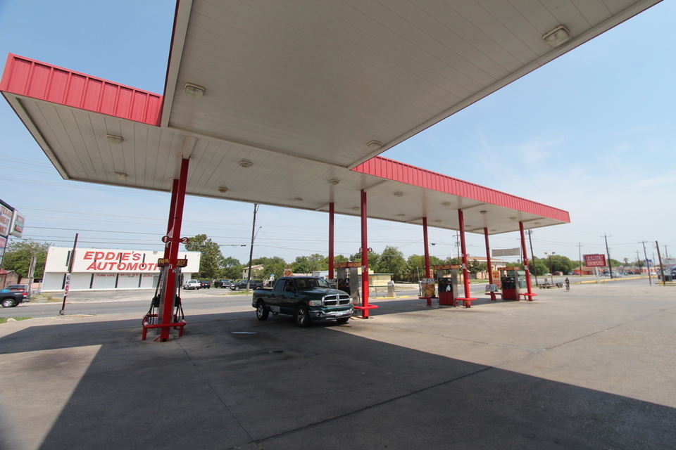 texas meat market gas station grocery store 3682 culebra san antonio tx 78228