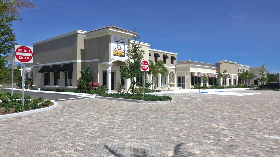High End Retail Spaces Hobe Sound Station Brand New 10455 SE