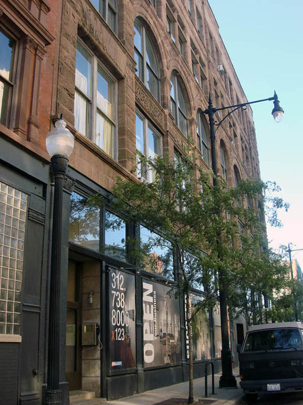 DRAMATIC RETAIL LOFT SPACE IN CHICAGO ARTS DISTRICT 1932 S Halsted St