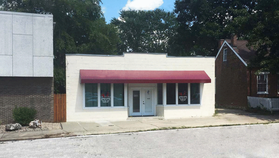 Total Rehabbed Gym For Sale w/ Outside Yard (Leased!) 110 Mascoutah Ave, Belleville, IL, 62220