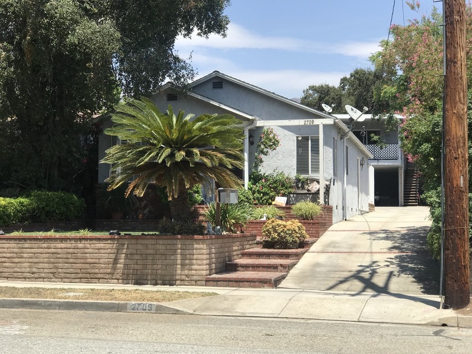 Montrose Duplex For Sale 2709 Hermosa Avenue, Montrose, CA, 91020