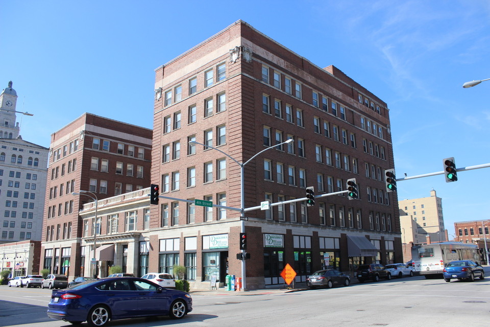 The Davenport Building 207 W 4th Street, Davenport, IA, 52801