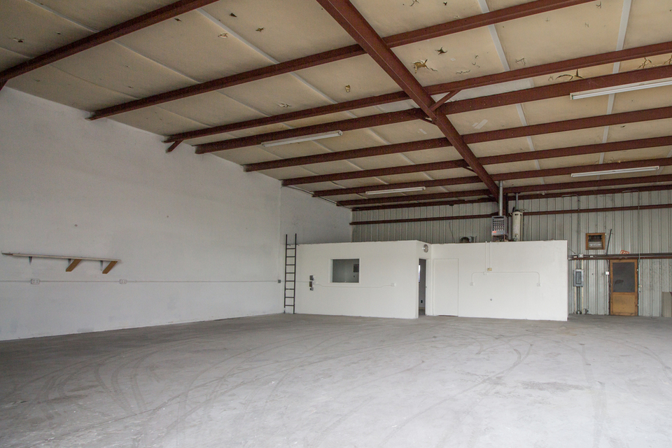 Clean Office/Warehouse Space w/ Rollup Doors + Rear Yard 1839 S