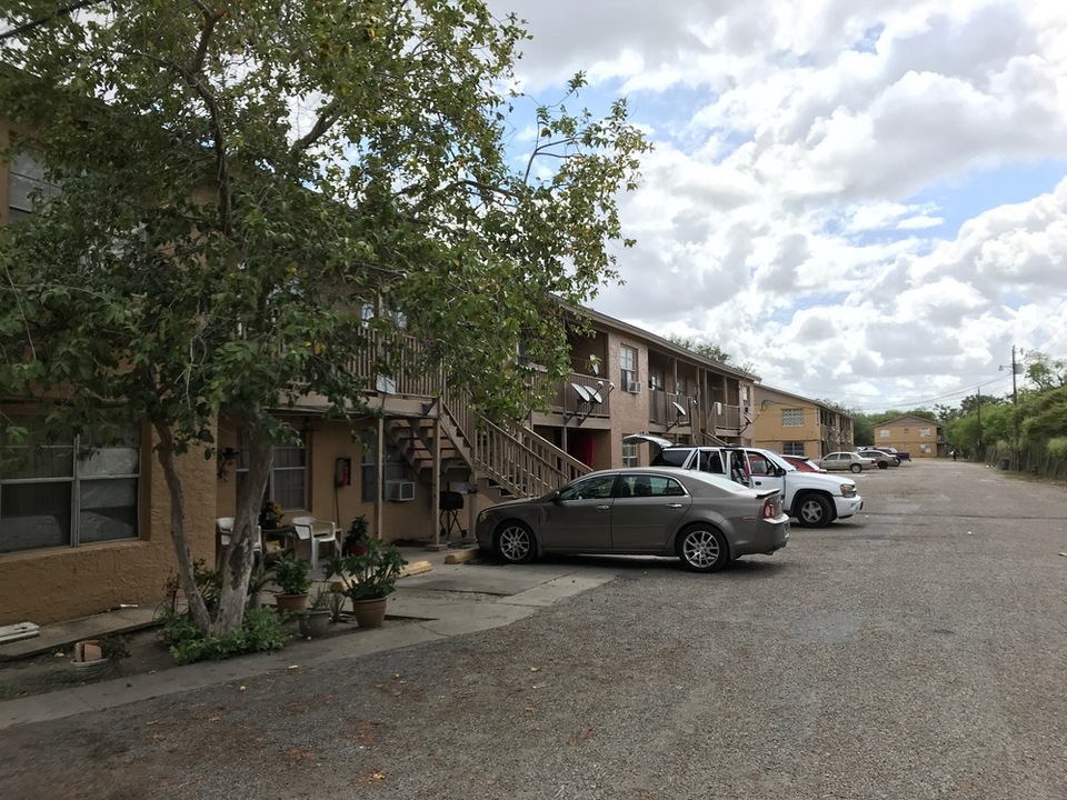 24 Class C Apartment Units Brownsville, TX 5824 Southmost Blvd