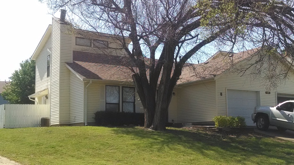 Beacon Hill Townhomes (Sold!) 631 Earthside Circle , Claremore , OK