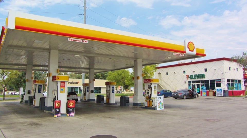 7Eleven and Shell Gas Station Business Opportunity 3291 W. Florida